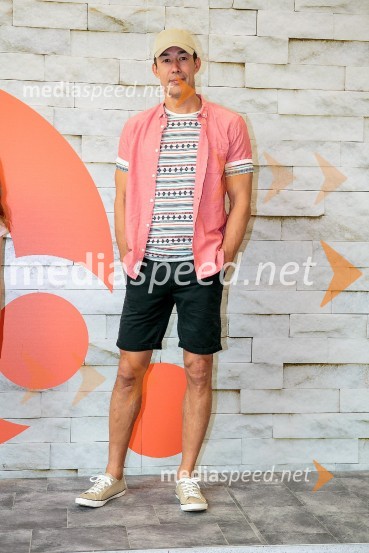  Taiji Tokuhisa, maneken in voditeljModna revija v Qlandii Kamnik