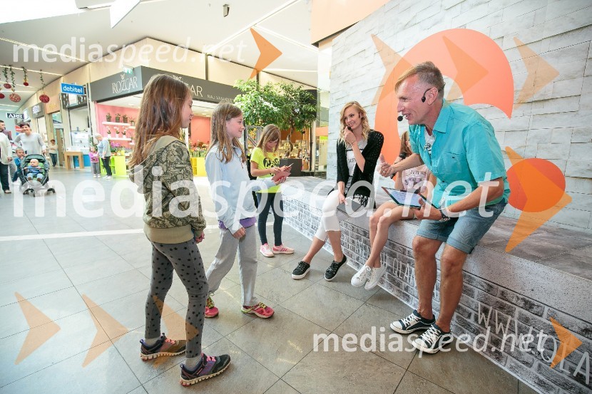  ... ;  ... ;  ... ;  Tjaša  Kokalj Jerala, manekenka, voditeljica;   Igor  Jelen-Iggy, koreograf, lastnik plesnega centra IgenModna revija v Qlandii Kamnik