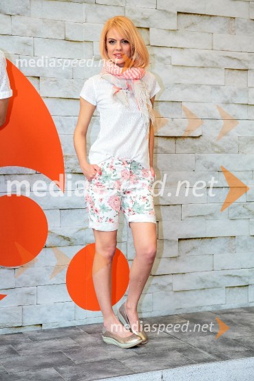  Sabina Remar, manekenkaModna revija v Qlandii Kamnik