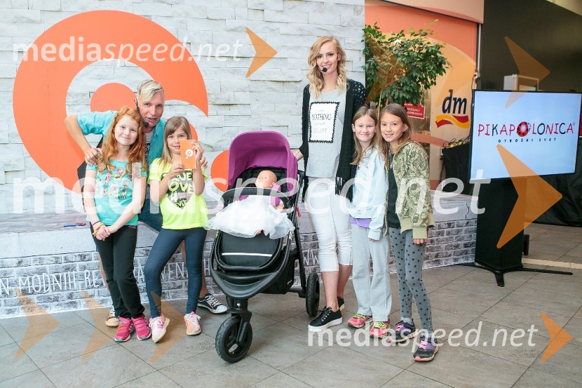  ... ;   Igor  Jelen-Iggy, koreograf, lastnik plesnega centra Igen;  Tjaša  Kokalj Jerala, manekenka, voditeljica;  ... ;  ... Modna revija v Qlandii Kamnik