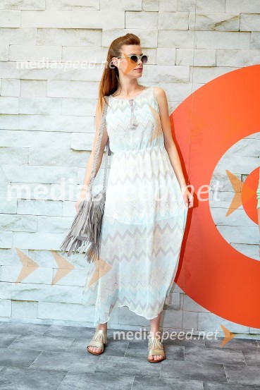  Karin Škufca, manekenkaModna revija v Qlandii Kamnik