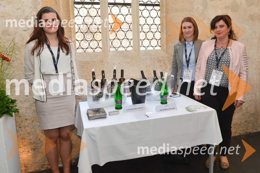  Katarina  Pungračič, Turizem Pungračič;  ... ;  Irena Kramer, Vinogradništvo KramerSalon Sauvignon 2016