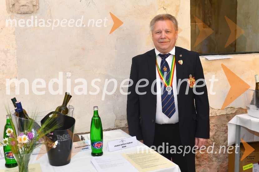  Alojz Cedula, predstavnik Društva vinskih svetovalcev Sommelier SlovenijeSalon Sauvignon 2016