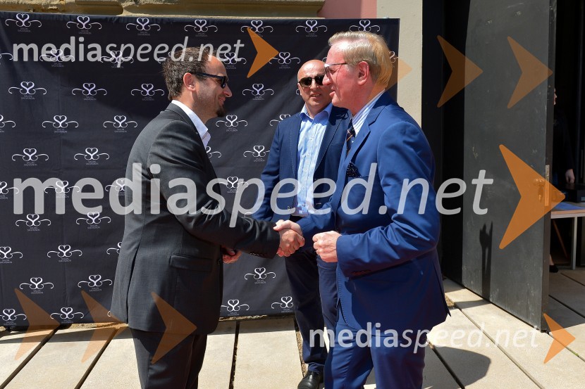  Gorazd  Orešek, Mestna občina Ptuj, podžupan;  Miran Senčar, župan, Mestna občina Ptuj;  Gorazd Žmavc, minister brez listnice na uradu za Slovence v zamejstvu in po svetuSalon Sauvignon 2016