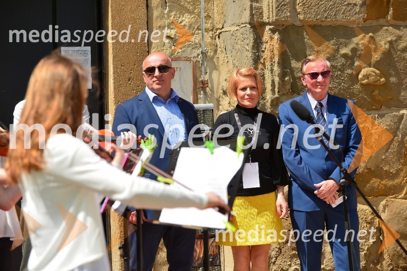  Miran Senčar, župan, Mestna občina Ptuj; dr. Aleksandra Pivec, direktorica, ZRS Bistra, Ptuj;  Gorazd Žmavc, minister brez listnice na uradu za Slovence v zamejstvu in po svetuSalon Sauvignon 2016