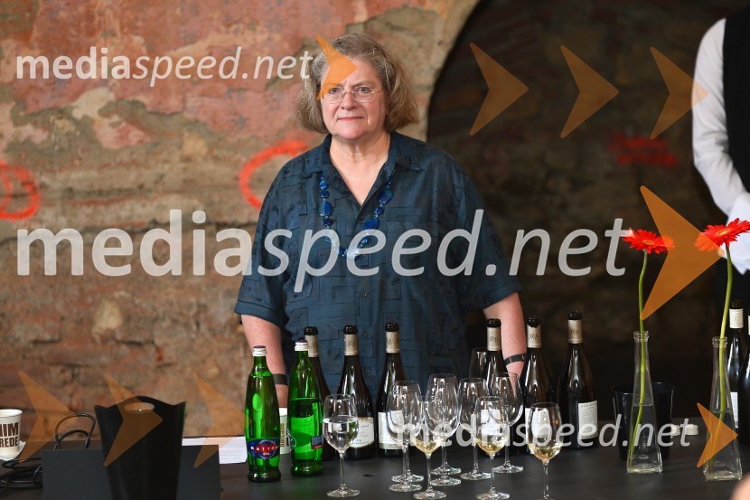  Angela Muir, ocenjevalka vin in vinska publicistka pri reviji DecanterSalon Sauvignon 2016