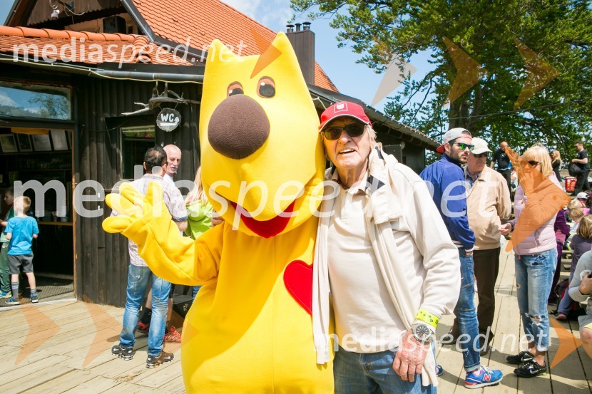  Kuža Pazi, maskota, Zavarovalnica Triglav;  Tone Fornezzi - Tof, novinarOčistimo naše gore 2016, otvoritev akcije Zavarovalnice Triglav