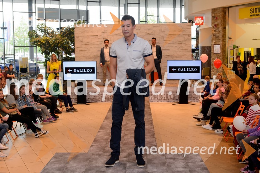  Taiji Tokuhisa, maneken in voditeljModna revija v Qlandii Novo Mesto