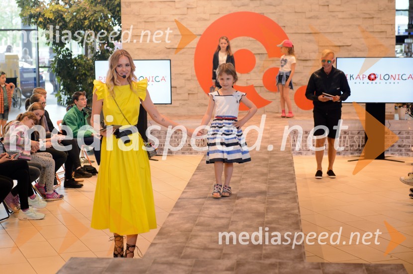  Tjaša  Kokalj Jerala, manekenka, voditeljica;  ... ;   Igor  Jelen-Iggy, koreograf, lastnik plesnega centra IgenModna revija v Qlandii Novo Mesto