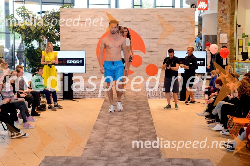 Modna revija v Qlandii Novo Mesto