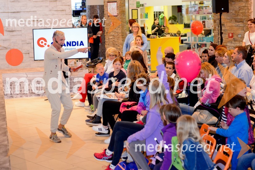   Igor  Jelen-Iggy, koreograf, lastnik plesnega centra IgenModna revija v Qlandii Novo Mesto