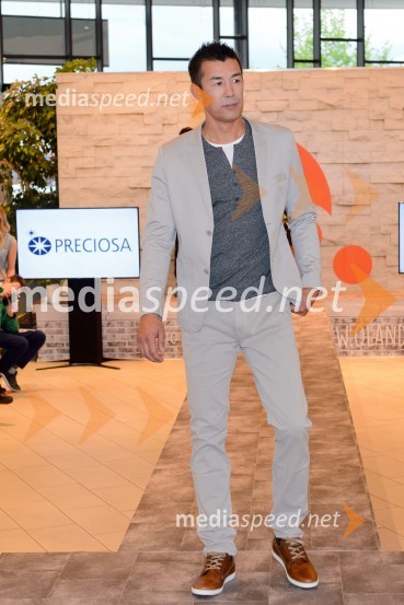  Taiji Tokuhisa, maneken in voditeljModna revija v Qlandii Novo Mesto