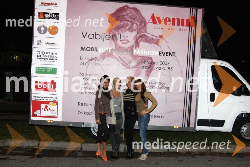 ManekenkeMobil Elite Promo modna revija v Cafe Bar Avenue