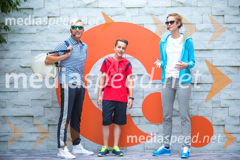   Igor  Jelen-Iggy, koreograf, lastnik plesnega centra Igen;  ... ;  Tjaša  Kokalj Jerala, manekenka, voditeljicaModna revija v Qlandii Krško