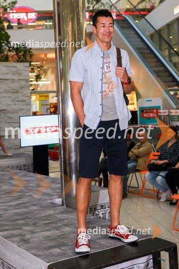  Taiji Tokuhisa, maneken in voditeljModna revija v Qlandii Ptuj