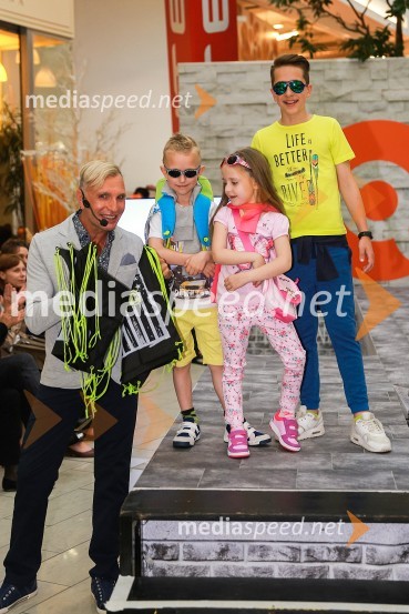   Igor  Jelen-Iggy, koreograf, lastnik plesnega centra Igen;  ... ;  ... ;  ... Modna revija v Qlandii Ptuj