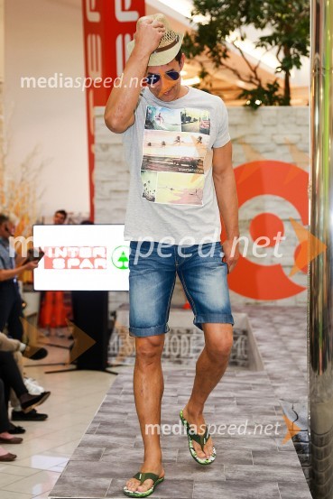  Taiji Tokuhisa, maneken in voditeljModna revija v Qlandii Ptuj