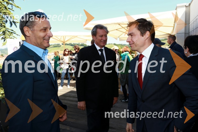  Danilo Rošker, direktor SNG Maribor;  Vladimir  Rukavina Gogo, direktor Narodnega doma Maribor ter direktor Festivala Lent ;  Robert Senica, predsednik uprave, Nova KBMFestival Lent 2016, podpis sponzorske pogodbe z Novo KBM