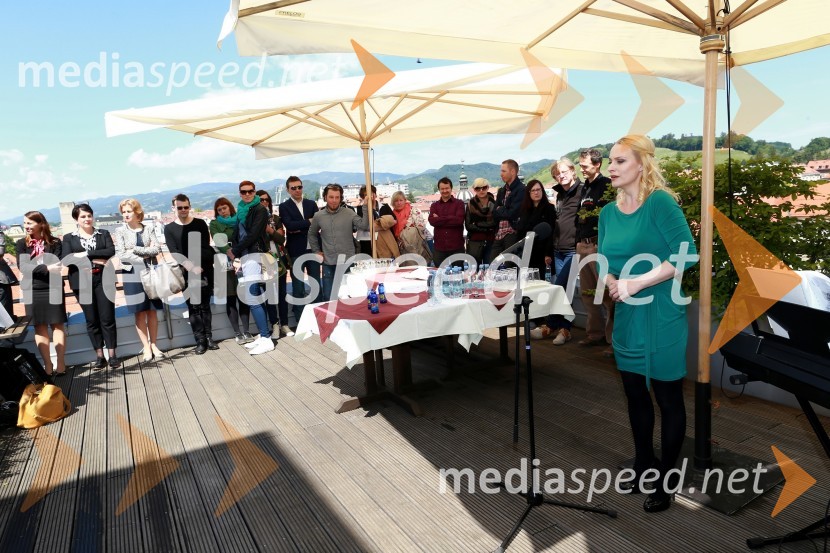  Sabina  Cvilak, operna pevkaFestival Lent 2016, podpis sponzorske pogodbe z Novo KBM