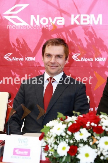  Robert Senica, predsednik uprave, Nova KBMFestival Lent 2016, podpis sponzorske pogodbe z Novo KBM