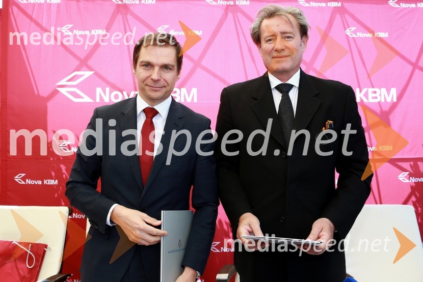  Robert Senica, predsednik uprave, Nova KBM;  Vladimir  Rukavina Gogo, direktor Narodnega doma Maribor ter direktor Festivala Lent Festival Lent 2016, podpis sponzorske pogodbe z Novo KBM