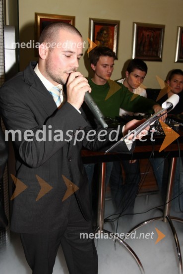 Štefko Bratkovič, voditelj prireditveMobil Elite Promo modna revija v Cafe Bar Avenue