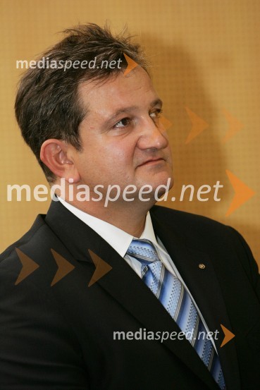 Dr. Stojan PotrčPromocija doktorjev znanosti Univerze v Mariboru, oktober 2007