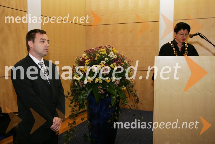 Dr. Tomaž Gračner in izr. prof. dr. Dušica Pahor, Medicinska fakulteta Univerze v MariboruPromocija doktorjev znanosti Univerze v Mariboru, oktober 2007