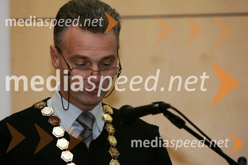 Red. prof. dr. Milan Pagon, dekan Fakultete za organizacijske vede Univerze v MariboruPromocija doktorjev znanosti Univerze v Mariboru, oktober 2007