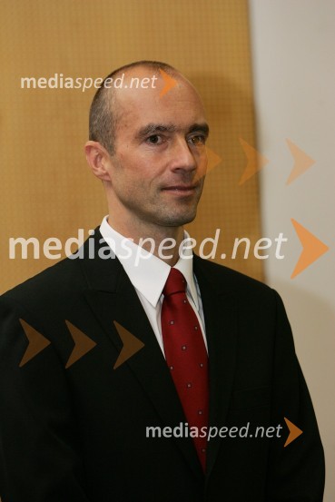 Dr. Beno KlopčičPromocija doktorjev znanosti Univerze v Mariboru, oktober 2007