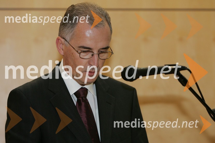 Red. prof. dr. Drago Dolinar, Fakulteta za elektrotehniko, računalništvo in informatiko Univerze v MariboruPromocija doktorjev znanosti Univerze v Mariboru, oktober 2007