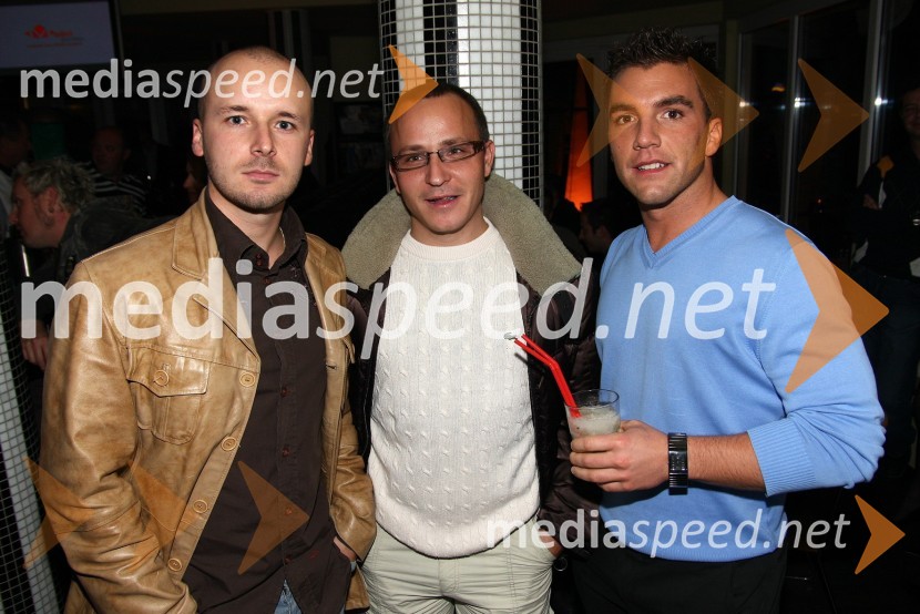 Bojan Belna ml., solastnik lokala Samsara in oglaševalske agencije Villa Creativa, Gregor Jeza, predsednik uprave MOND Šentilj in Mišo Stevanovič, nekdanji Bar-ovec in bar manager diskoteke SamsaraMobil Elite Promo modna revija v Cafe Bar Avenue