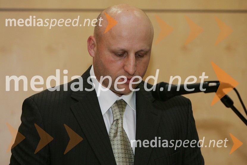 Red. prof. dr. Gorazd Štumberger, Fakulteta za elektrotehniko, računalništvo in informatiko Univerze v MariboruPromocija doktorjev znanosti Univerze v Mariboru, oktober 2007