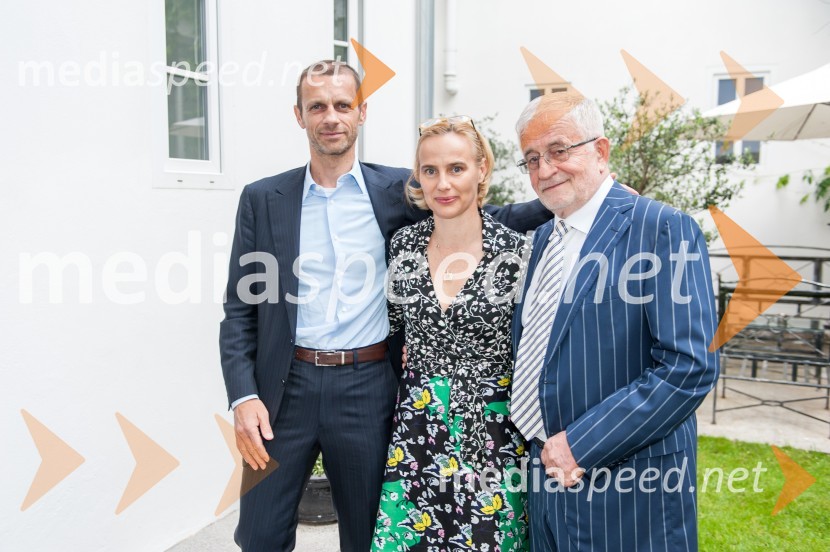  Aleksander Čeferin, predsednik Nogometne zveze Slovenije (NZS) ;  Barbara Čeferin, fotografinja, galeristka; dr. Peter  Čeferin, pravnik, pisateljOdvetništvo na Slovenskem, predstavitev knjige Petra Čeferina