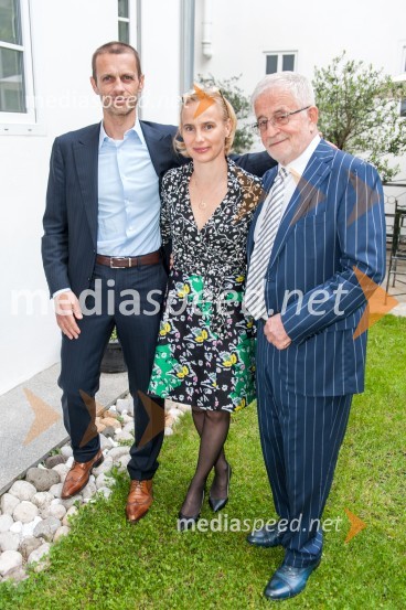 Aleksander Čeferin, predsednik Nogometne zveze Slovenije (NZS) ;  Barbara Čeferin, fotografinja, galeristka; dr. Peter  Čeferin, pravnik, pisateljOdvetništvo na Slovenskem, predstavitev knjige Petra Čeferina