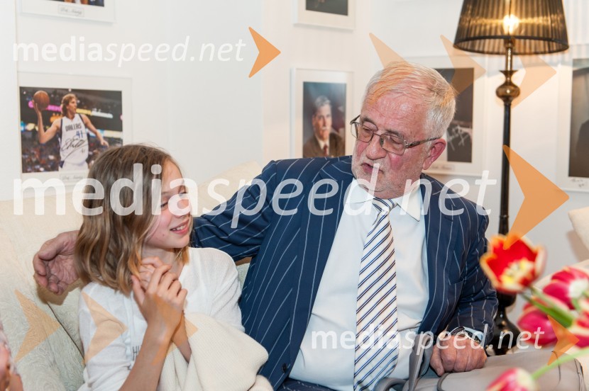  ... ; dr. Peter  Čeferin, pravnik, pisateljOdvetništvo na Slovenskem, predstavitev knjige Petra Čeferina