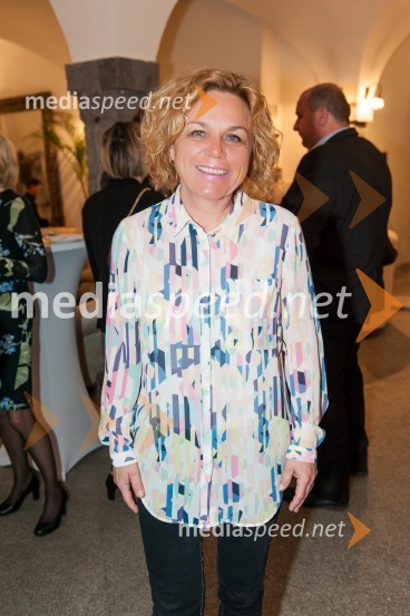  Sonči Nered Čebašek, odgovorna urednica časopisa Svet24Odvetništvo na Slovenskem, predstavitev knjige Petra Čeferina