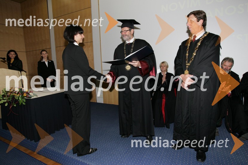 Dr. Maša Hojnik, dr. Ivan Rozman, rektor Univerze v Mariboru in red. prof. dr. Željko Knez, Fakulteta za kemijo in kemijsko tehnologijo Univerze v MariboruPromocija doktorjev znanosti Univerze v Mariboru, oktober 2007