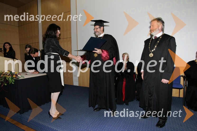 Dr. Karin Širec, dr. Ivan Rozman, rektor Univerze v Mariboru in red. prof. dr. Samo Bobek, dekan Ekonomsko-poslovne fakultete Univerze v MariboruPromocija doktorjev znanosti Univerze v Mariboru, oktober 2007