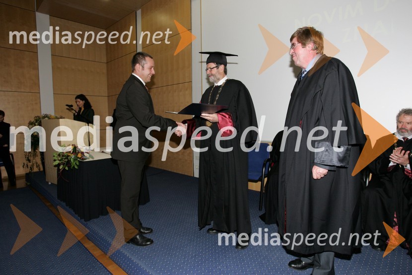 Dr. Iztok Banič, dr. Ivan Rozman, rektor Univerze v Mariboru in red. prof. dr. Boris Aberšek, Fakulteta za strojništvo Univerze v MariboruPromocija doktorjev znanosti Univerze v Mariboru, oktober 2007