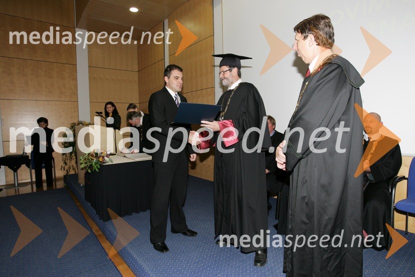 Dr. Dejan Štefanec, dr. Ivan Rozman, rektor Univerze v Mariboru in red. prof. dr. Željko Knez, Fakulteta za kemijo in kemijsko tehnologijo Univerze v MariboruPromocija doktorjev znanosti Univerze v Mariboru, oktober 2007