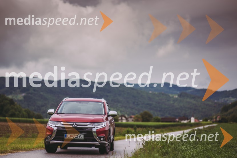 Mitsubishi Outlander 2.2 DI-D 4WD Intense+Mitsubishi Outlander 2.2 DI-D 4WD Intense+, mediaspeed test