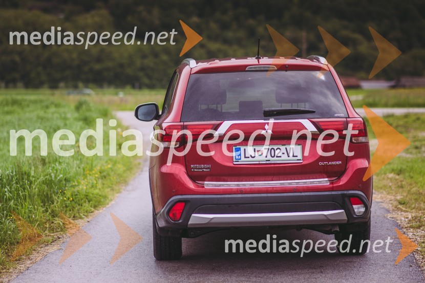 Mitsubishi Outlander 2.2 DI-D 4WD Intense+Mitsubishi Outlander 2.2 DI-D 4WD Intense+, mediaspeed test