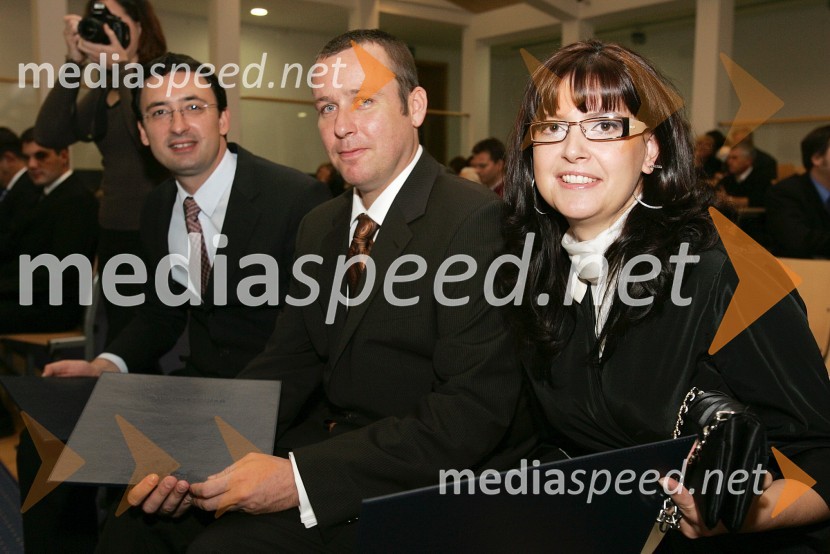 Dr. Borut Vojinović, dr. Iztok Banič in dr. Karin ŠirecPromocija doktorjev znanosti Univerze v Mariboru, oktober 2007