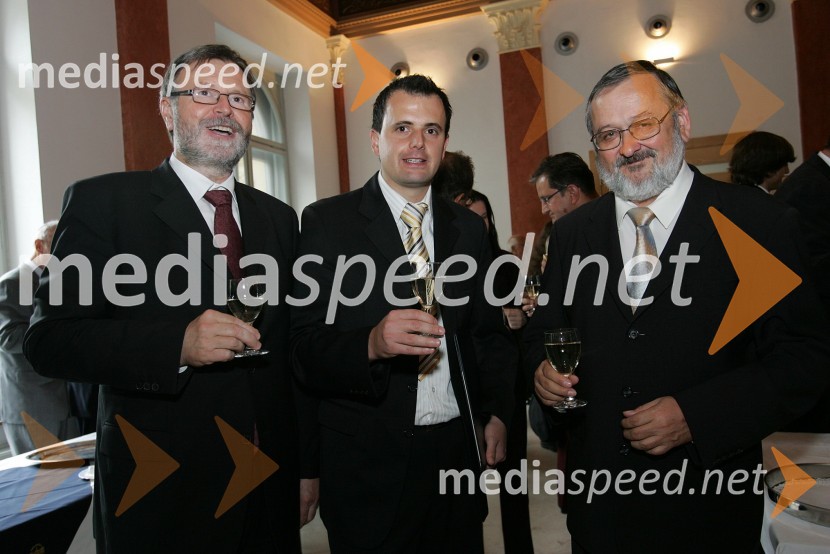 Dr. Ivan Rozman, rektor Univerze v Mariboru, dr. Miralem Hadžiselimović in prof. dr. Igor Tičar, dekan Fakultete za elektrotehniko, računalništvo in informatiko Univerze v MariboruPromocija doktorjev znanosti Univerze v Mariboru, oktober 2007