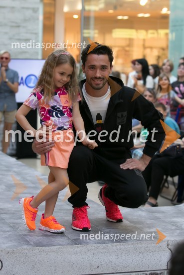  ... ;  Gašper Tratnik, manekenModna revija v Qlandii Nova Gorica