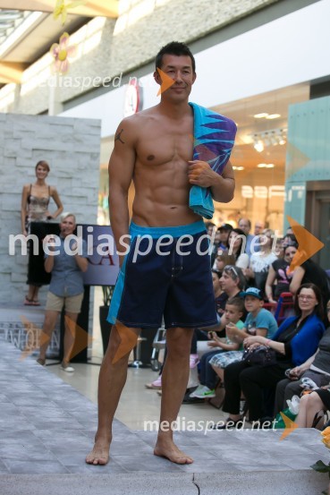  Taiji Tokuhisa, maneken in voditeljModna revija v Qlandii Nova Gorica