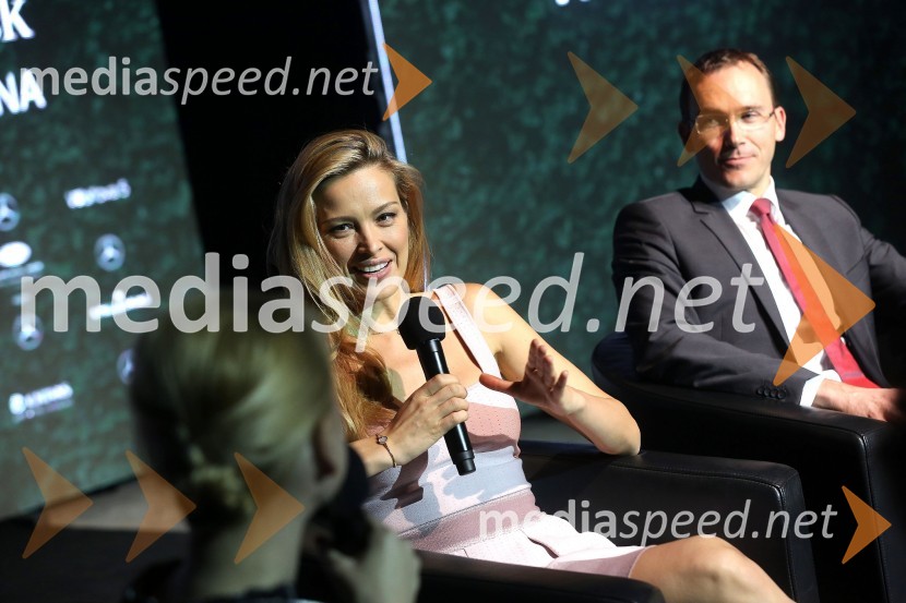  Petra Nemcova, manekenkaPetra Nemcova v Sloveniji