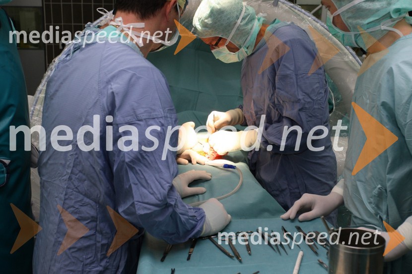 Operacija na hrbtenici
Operacija na hrbtenici po novi metodi v UKC Maribor