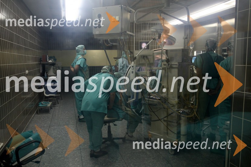 Operacija na hrbtenici
Operacija na hrbtenici po novi metodi v UKC Maribor